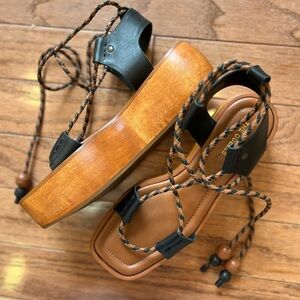 The Odells Black and Brown Women's platform Sandals